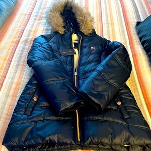 Brand new girls Tommy Hilfiger heavy winter coat with hood size (XL)16